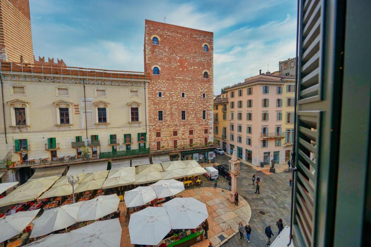 Apartmentsarena - Suite Mercatorum - Piazza Erbe Верона Екстериор снимка