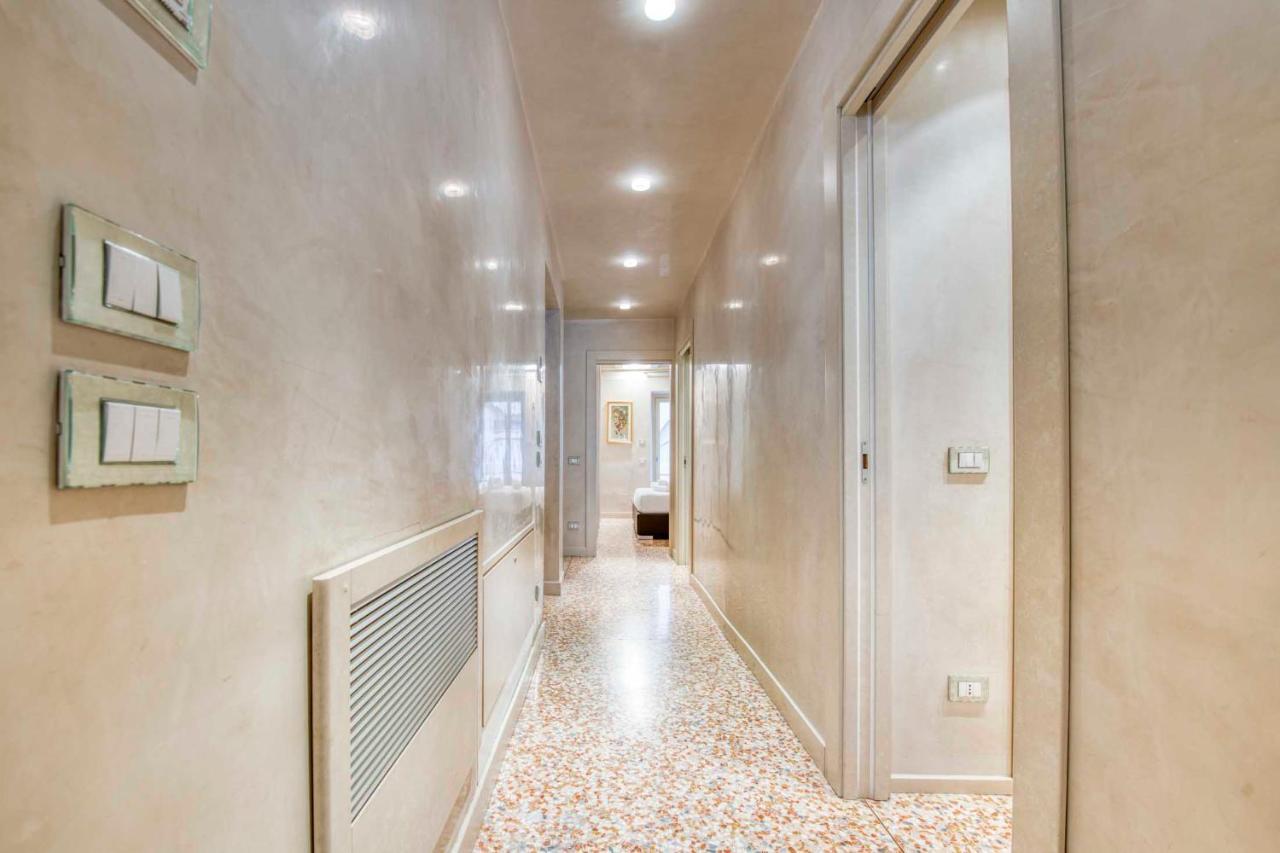 Apartmentsarena - Suite Mercatorum - Piazza Erbe Верона Екстериор снимка